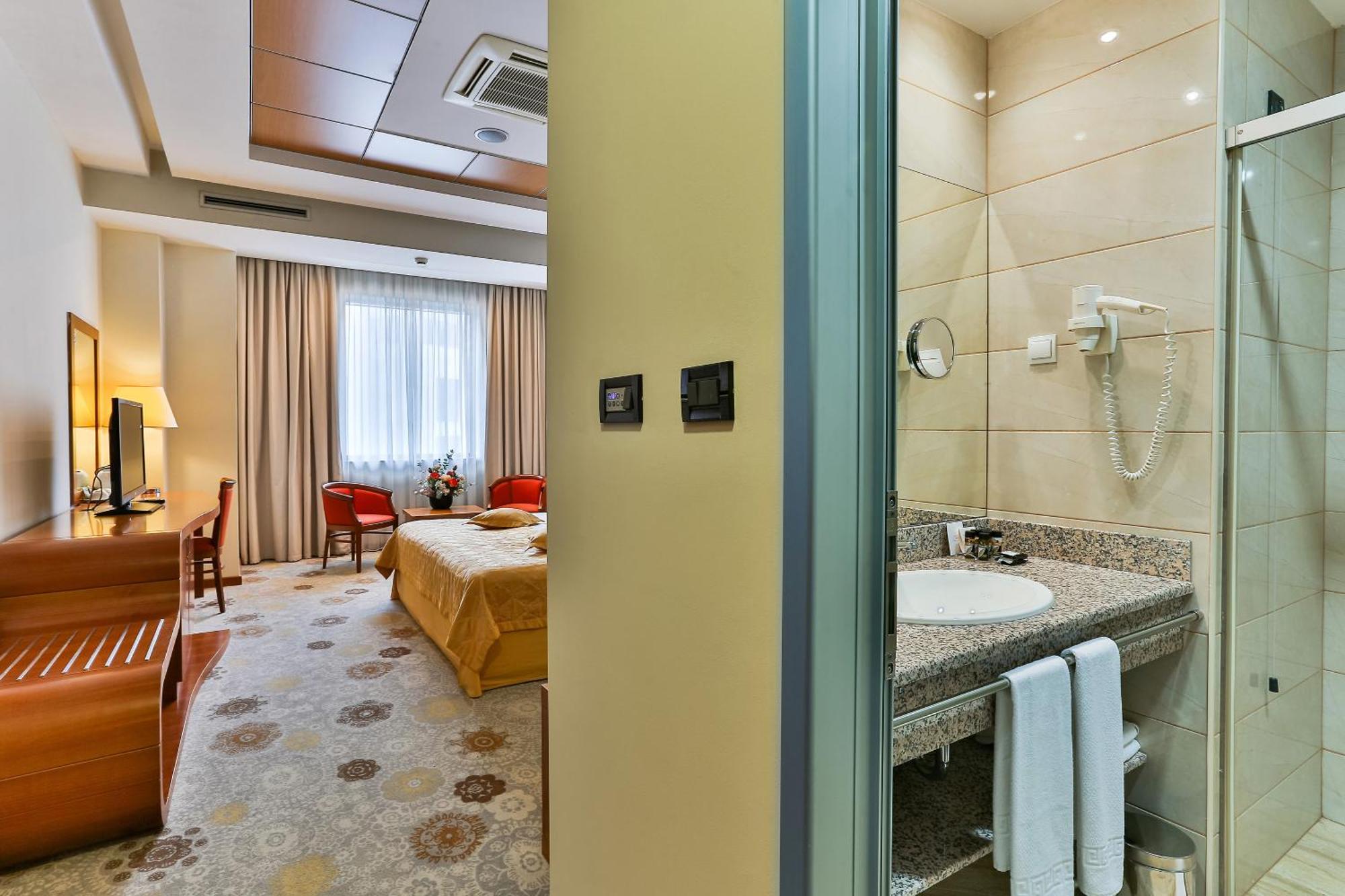 Kings Park Hotel Podgorica Exterior foto